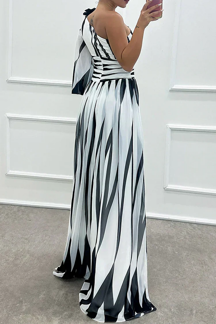 Juliana - Elegant Slit Maxi Dress